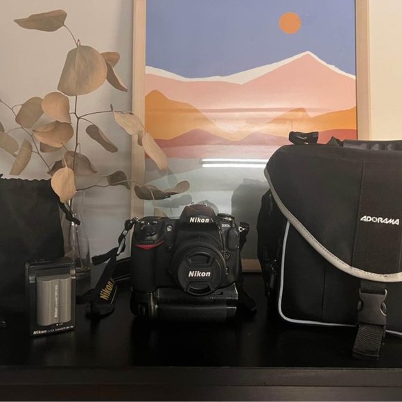 Nikon D300S Camera Bundle - Picture 7 of 7